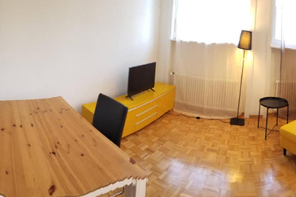 Hsh Barre 6 - City Apartment Next Cathedral Lausanne Buitenkant foto